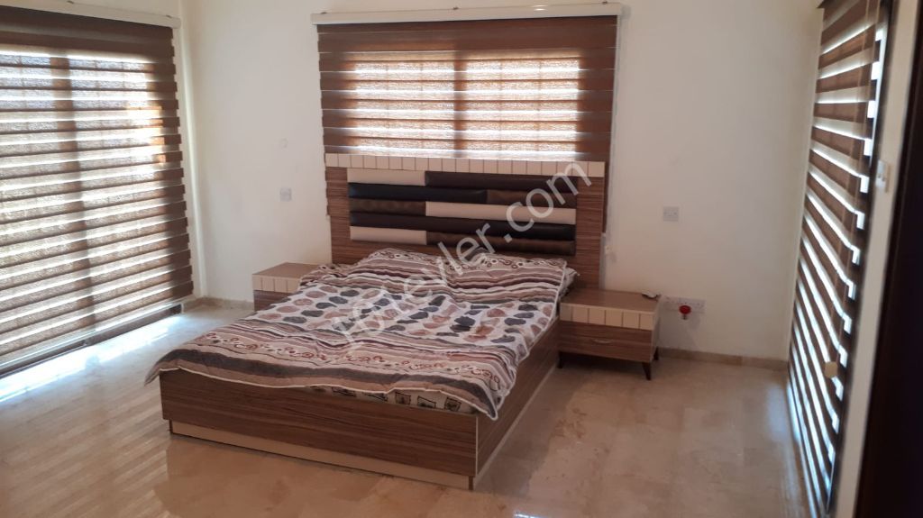 Girne Alsancak'ta Muhteşem 4+1 Satılık Villa Habibe Çetin 05338547005 