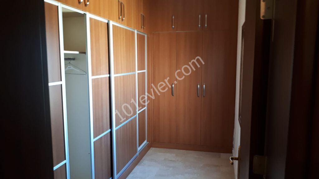 Girne Alsancak'ta Muhteşem 4+1 Satılık Villa Habibe Çetin 05338547005 