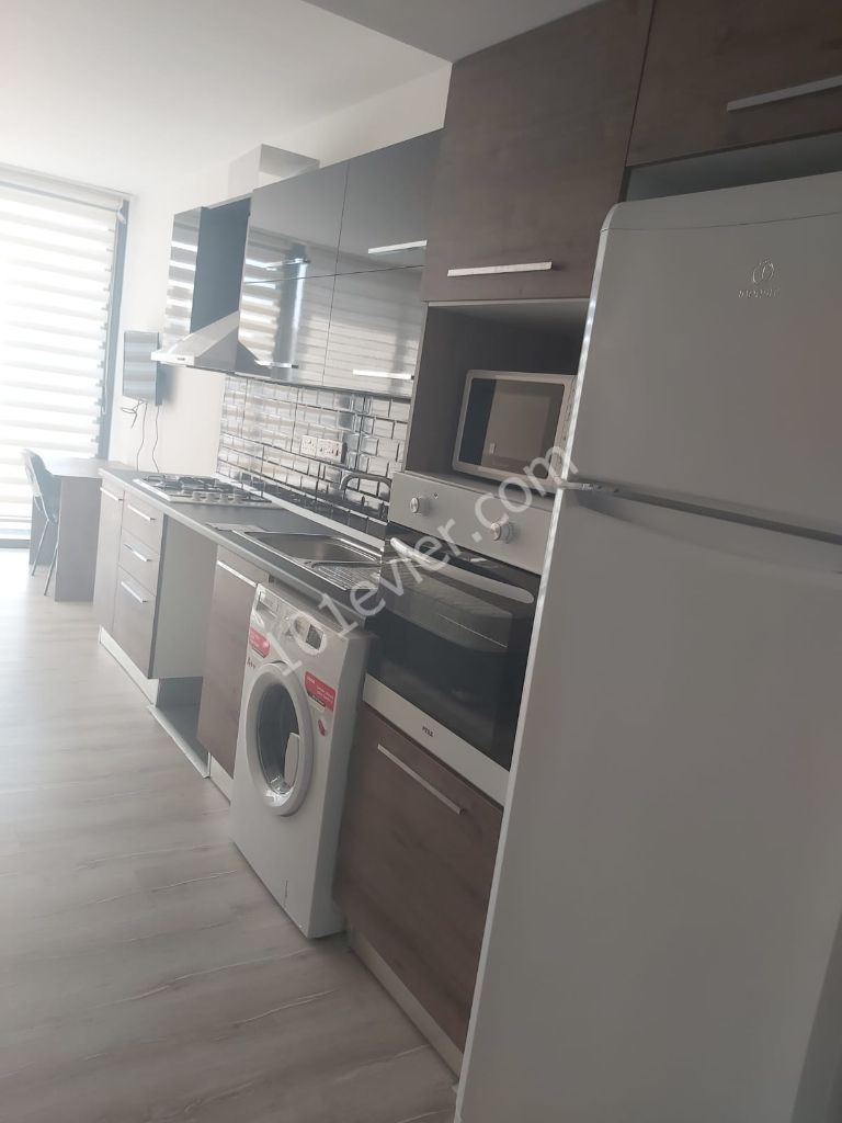 1+0 Wohnung zum Verkauf in Luxus-Residenz in der Nähe von Universitäten im Zentrum von Famagusta Habibe Cetin 05338547005 ** 