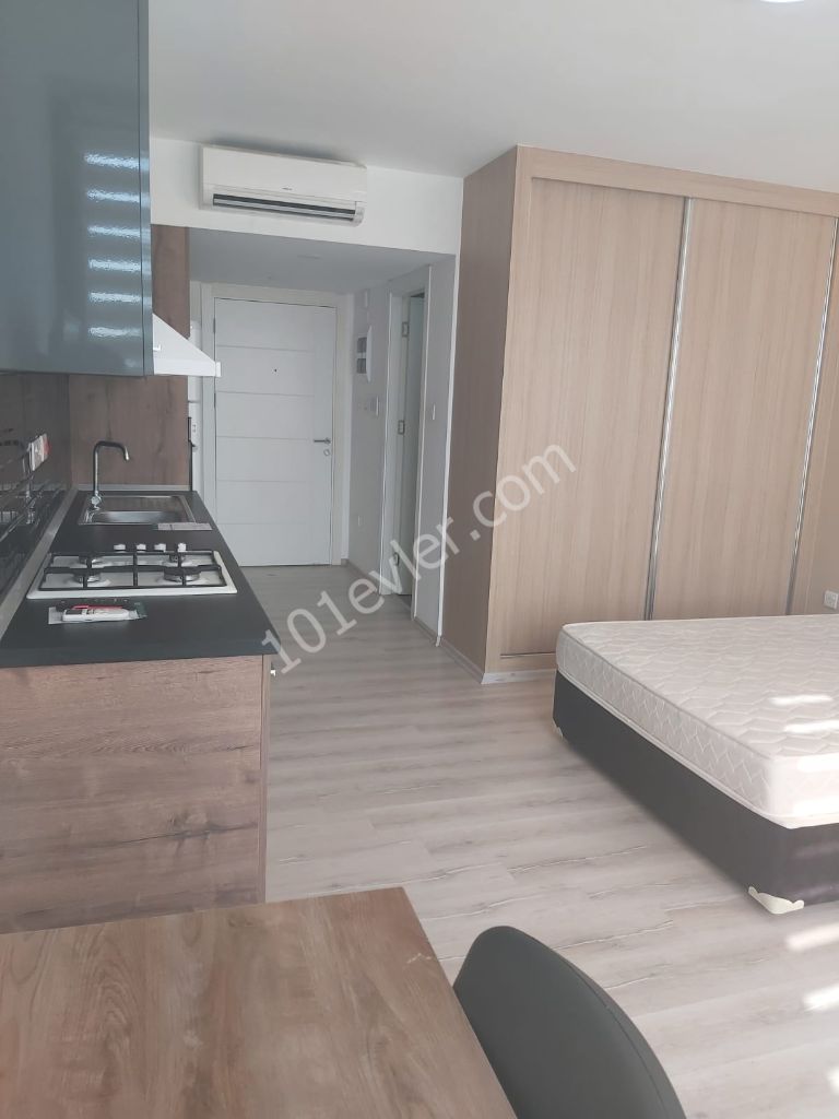 1+0 Wohnung zum Verkauf in Luxus-Residenz in der Nähe von Universitäten im Zentrum von Famagusta Habibe Cetin 05338547005 ** 