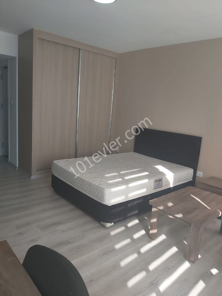 1+0 Wohnung zum Verkauf in Luxus-Residenz in der Nähe von Universitäten im Zentrum von Famagusta Habibe Cetin 05338547005 ** 