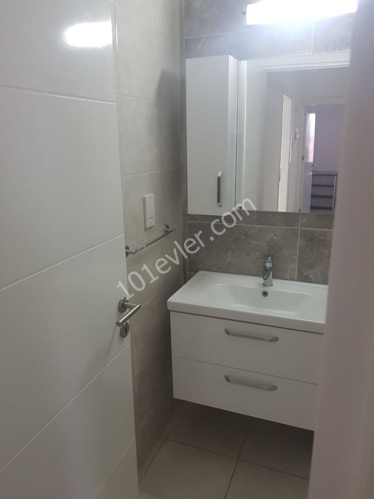 Gazimağusa Merkezde Lüks  Golden Residansta Kiralık 2+1 Daire  Habibe Çetin 05338547005 