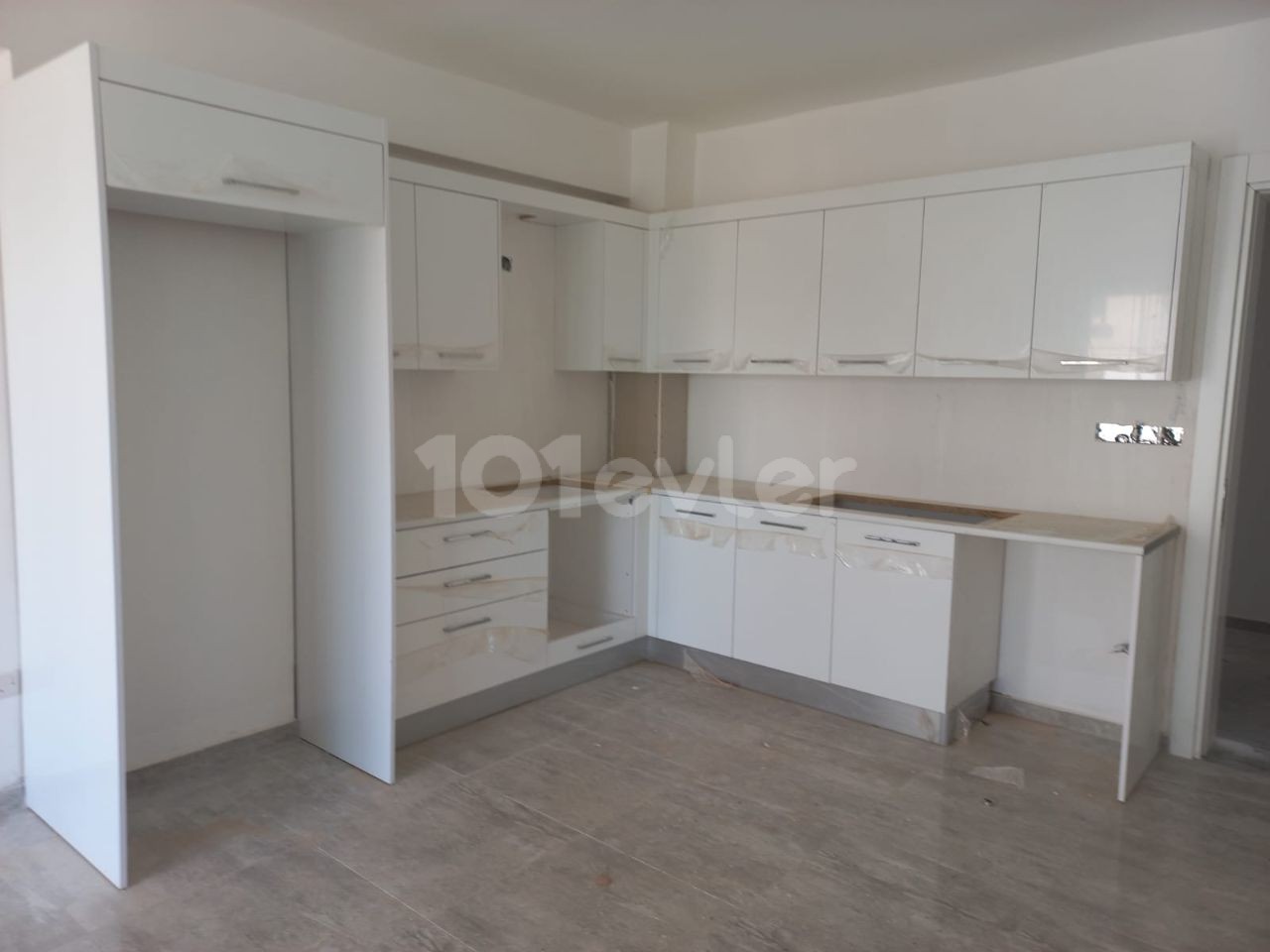 2+1 apartment HABIBE CETIN 05338547005 in the Canakkale district of Famagusta ** 