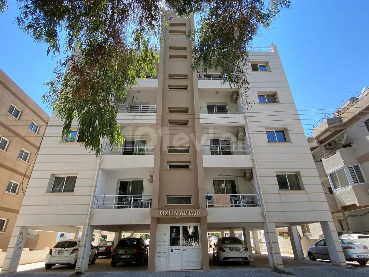 2+1 Wohnung zum Verkauf in Famagusta Östliches Mittelmeer gegenüber HABIBE Cetin 05338547005 ** 