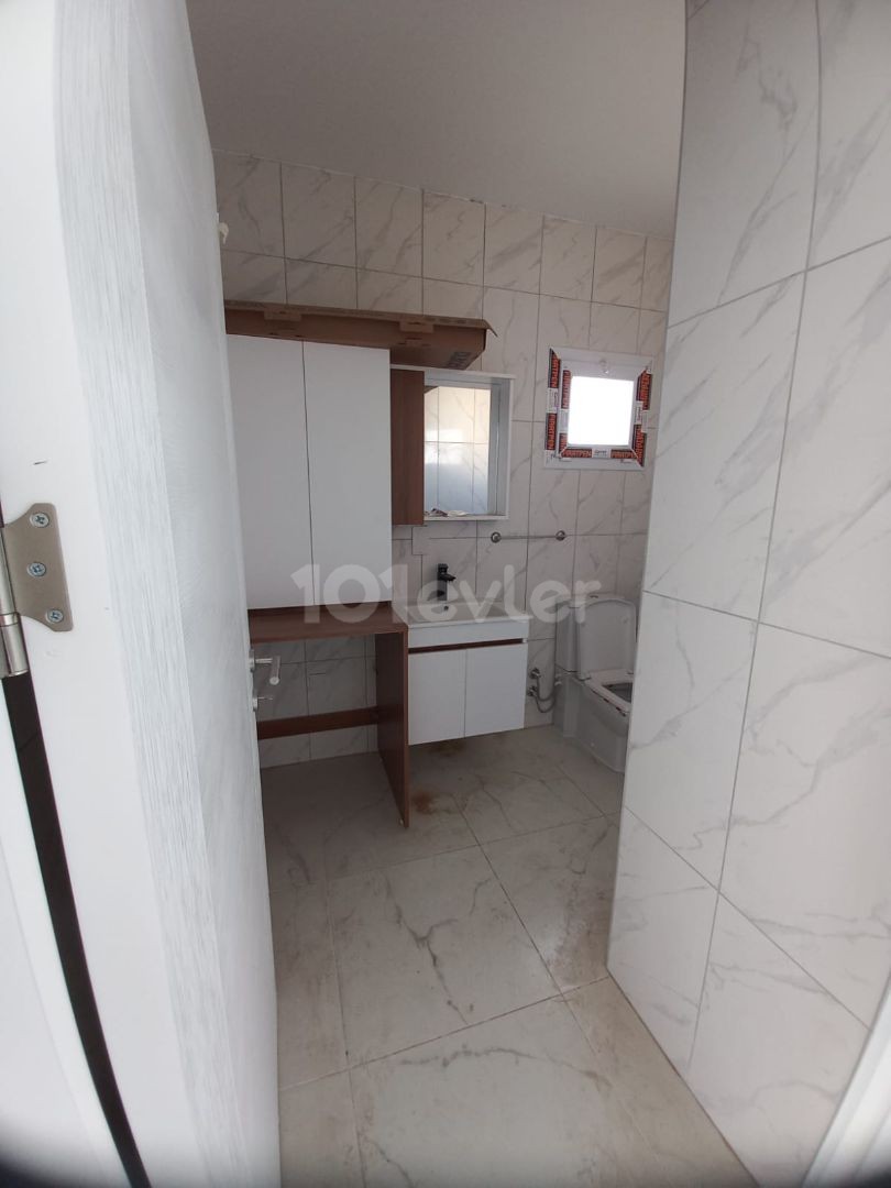 Gazimağusa Karakol bölgesinde satılık  2+1 penthouse HABİBE ÇETİN 05338547005