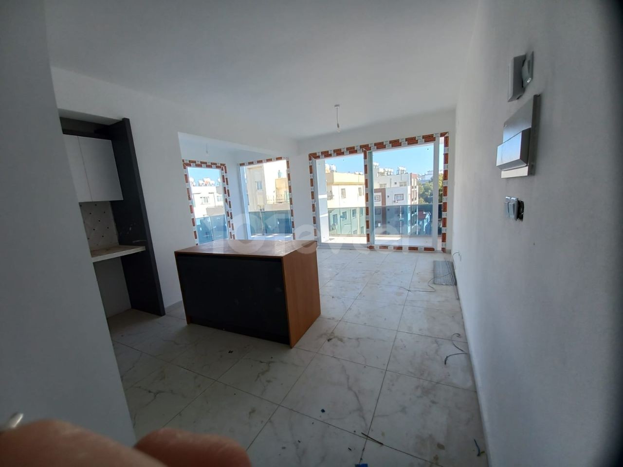 2+1 Penthouse zum Verkauf in der Gegend von Famagusta Karakol