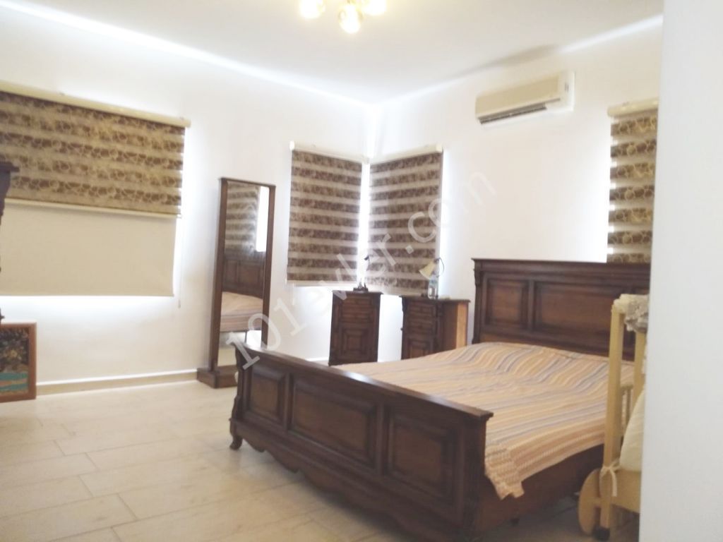 Villa For Sale in Güzelyurt Merkez, Guzelyurt