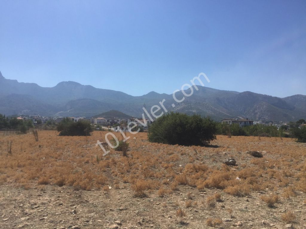 Residential Zoned Plot For Sale in Yeşiltepe, Kyrenia