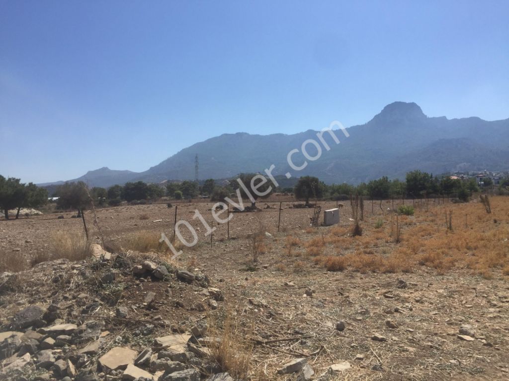 Residential Zoned Plot For Sale in Yeşiltepe, Kyrenia