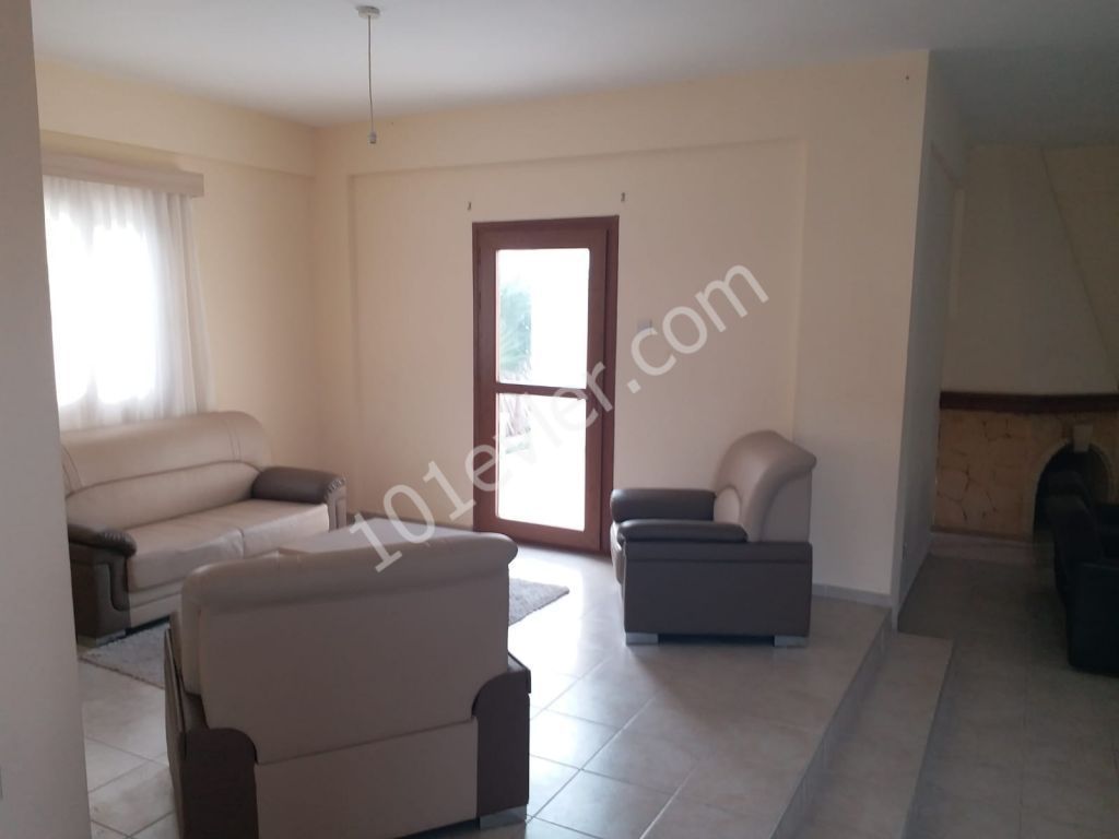 Kıbrıs Girne Alsancak'ta Günlük Kiralık 3+1 Villalar