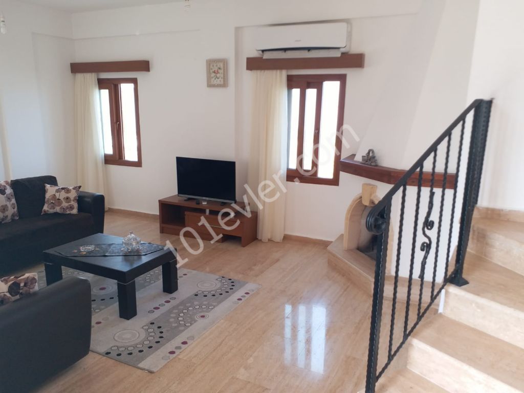 Kıbrıs Girne Alsancak'ta Günlük Kiralık 3+1 Villalar