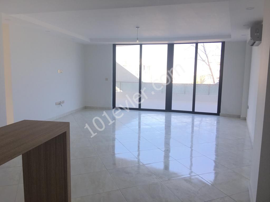 Flat To Rent in Aşağı Girne, Kyrenia