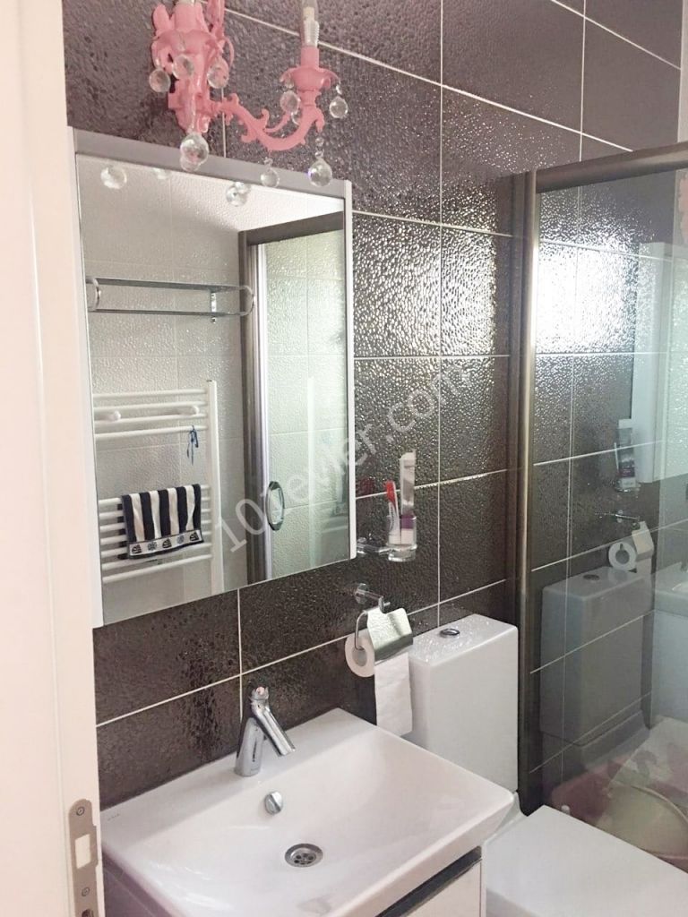 Kıbrıs Girne Çatalköyde Satılık 4+1 Havuzlu Villa