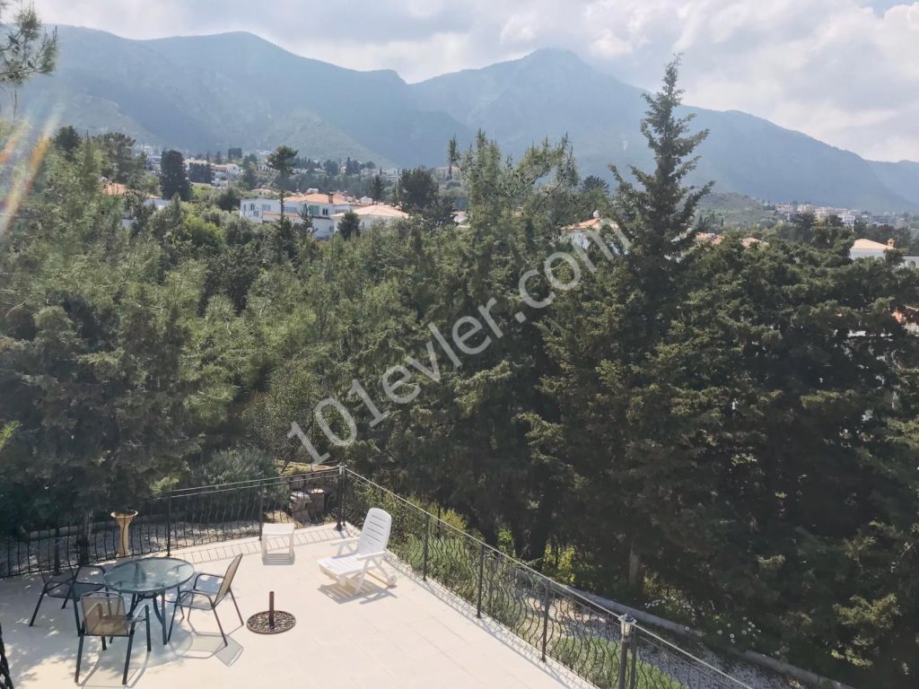 Kıbrıs Girne Ozanköyde Satılık 3+1 Lüx Villa