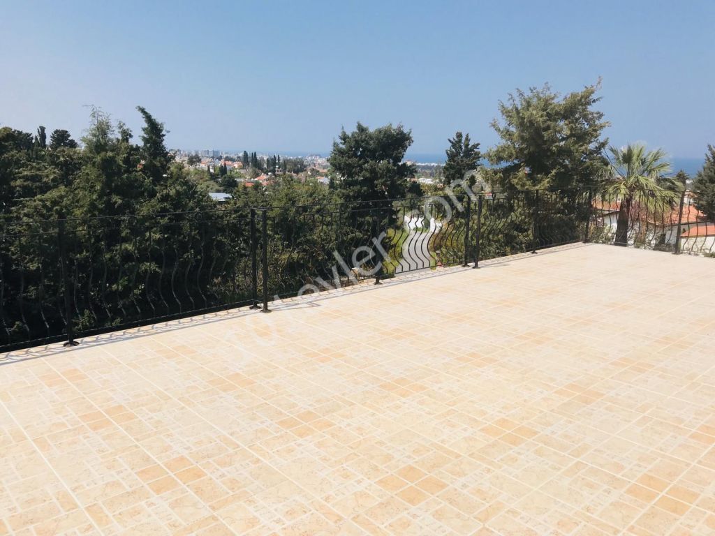 Kıbrıs Girne Ozanköyde Satılık 3+1 Lüx Villa