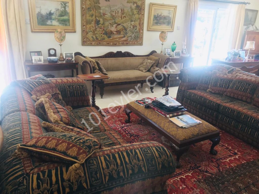 Kıbrıs Girne Ozanköyde Satılık 3+1 Lüx Villa