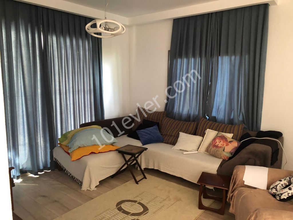 Kıbrıs Girne Karaoğlanoğlunda Günlük Kiralık 3+1 Villa