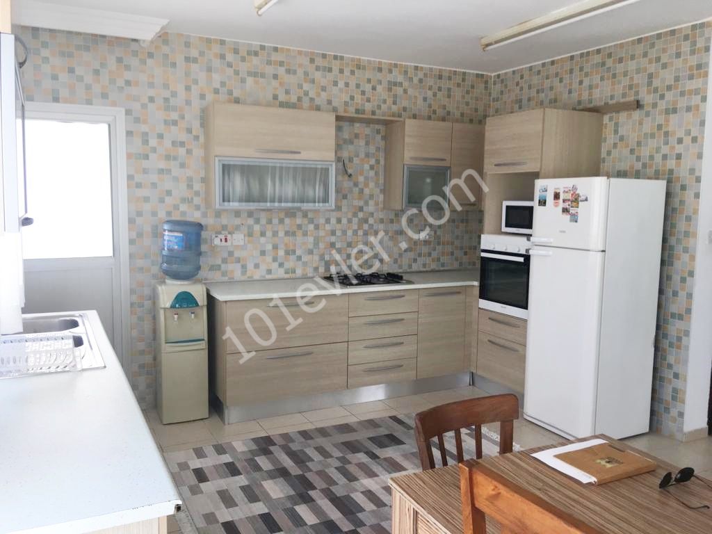 Kıbrıs Girne Merkezde Kiralık 3+1 Full Eşyalı Daire