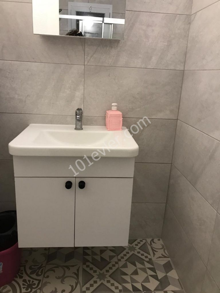 Kıbrıs Girne Merkezde Kiralık 2+1 Eşyalı Yeni Daire