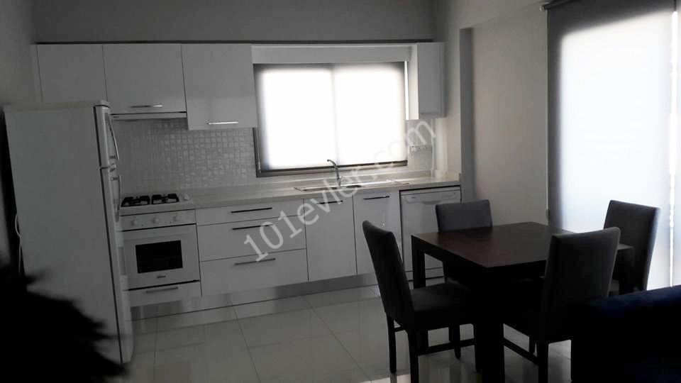 Girne Merkezde Kiralık Eşyalı 1+1 Lüx Daire 