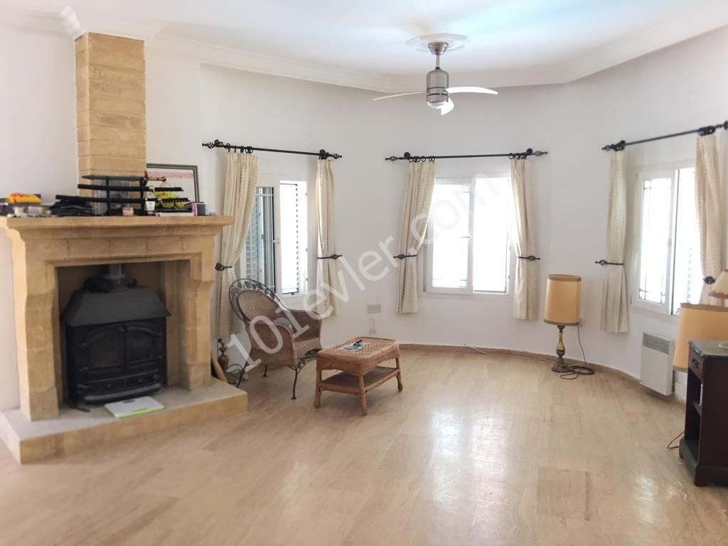 Kıbrıs Girne Çatalköyde Kiralık 3+1 Villa