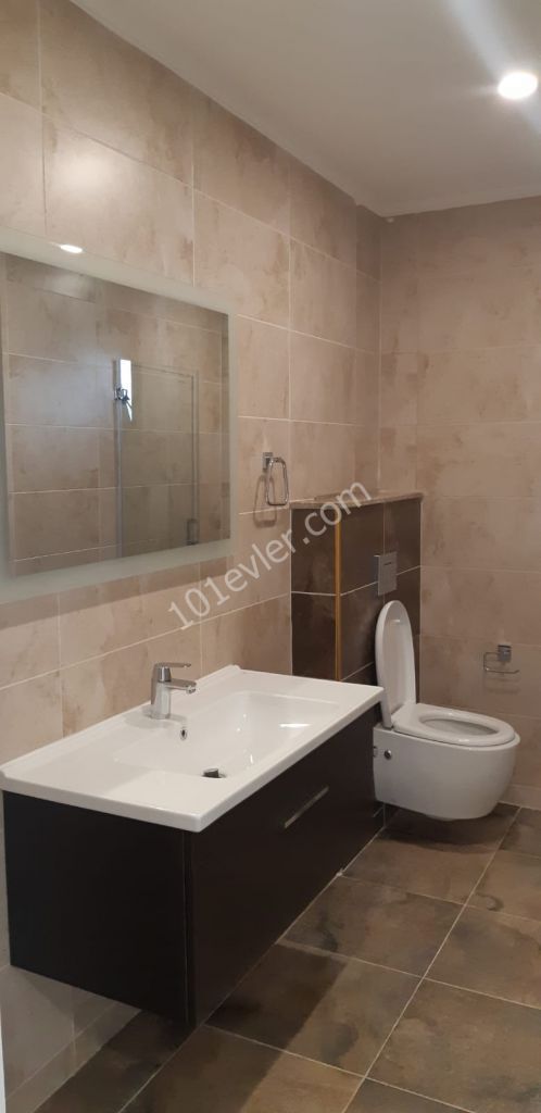 Kıbrıs Girne Merkezde Site İçi Ultra Lüx 3+1 Daire