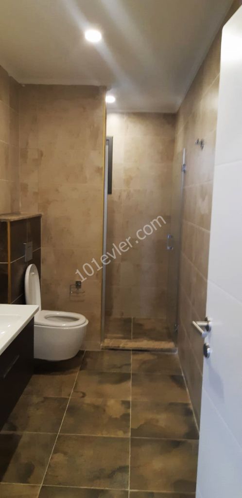 Kıbrıs Girne Merkezde Site İçi Ultra Lüx 3+1 Daire