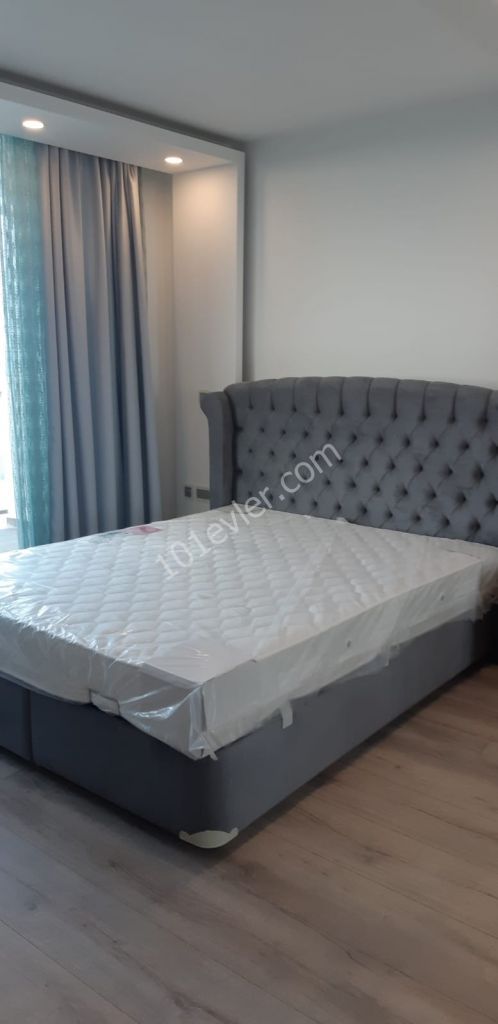 Kıbrıs Girne Merkezde Site İçi Ultra Lüx 3+1 Daire