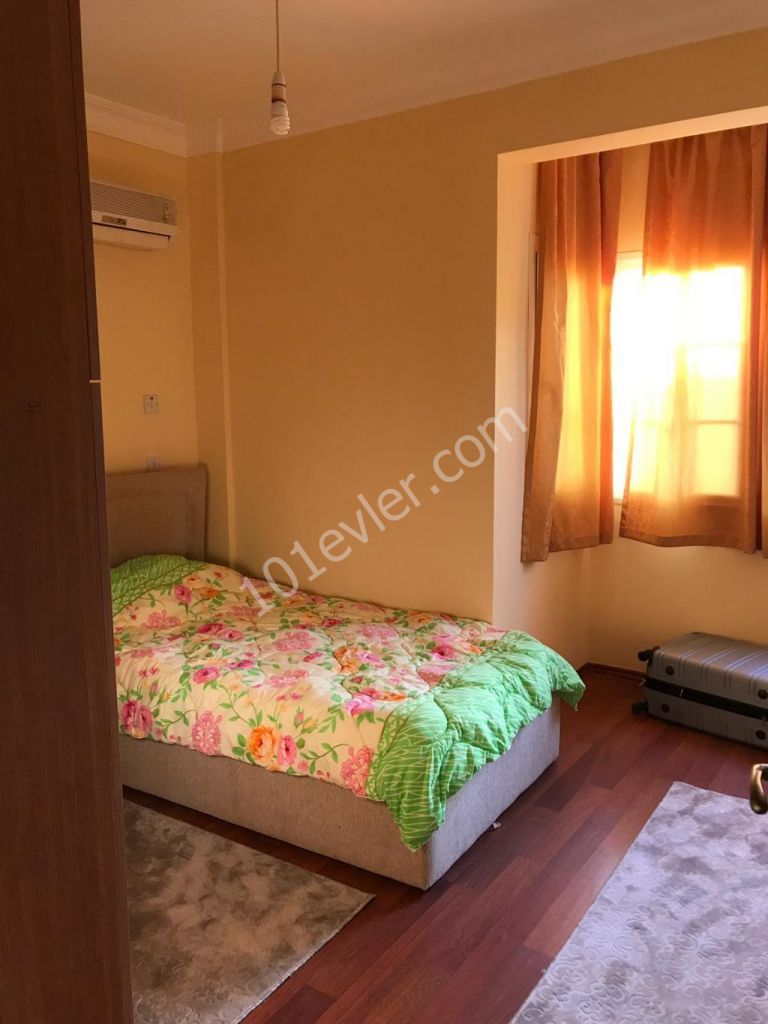 Kıbrıs Girne Edremitte Kiralık Lüx 5+2 Villa