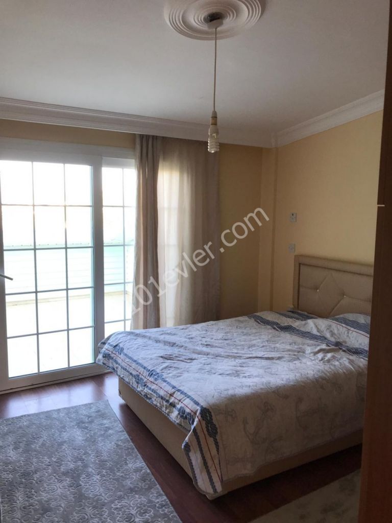 Kıbrıs Girne Edremitte Kiralık Lüx 5+2 Villa