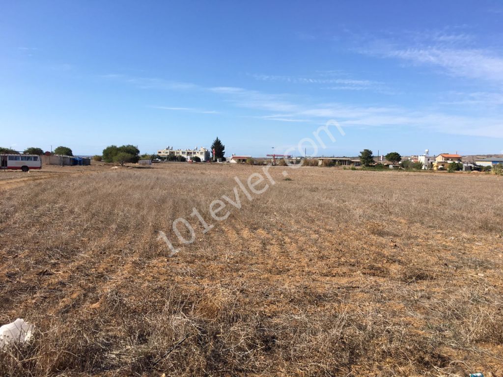 Residential Zoned Plot For Sale in Kalkanlı, Guzelyurt