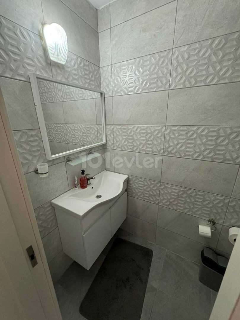 2+1 flat for rent in Kyrenia center