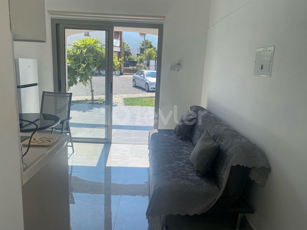 Girne Karaoğlanoğlu 1+1 Wohnung am Meer zur Tagesmiete