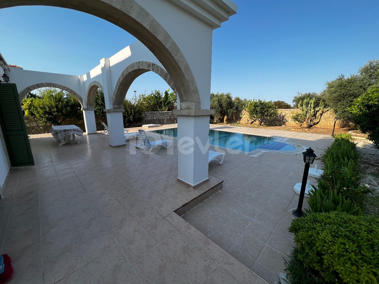 3+1 Villa zur Miete mit privatem Pool in Çatalköy, Kyrenia