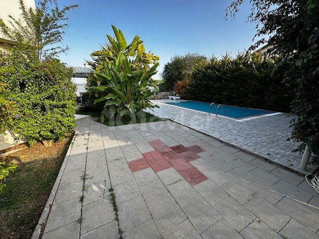 3+1 Villa with Private Pool for Daily Rent in Kyrenia Alsancak