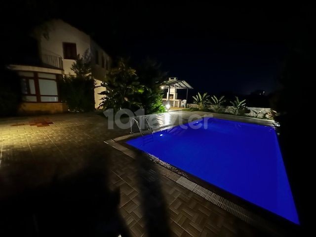 3+1 Villa with Private Pool for Daily Rent in Kyrenia Alsancak