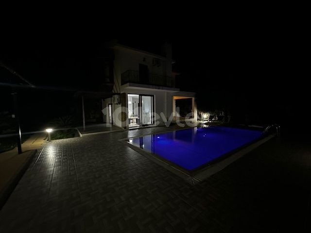 3+1 Villa zur Miete mit privatem Pool in Alsancak, Kyrenia