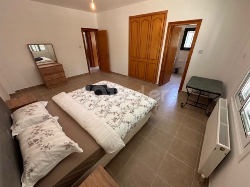 Kyrenia Alsancak Tagesmiete 4+1 Villa