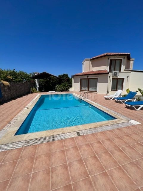 4+1 Villa zur Miete mit privatem Pool in Karşıyaka, Kyrenia