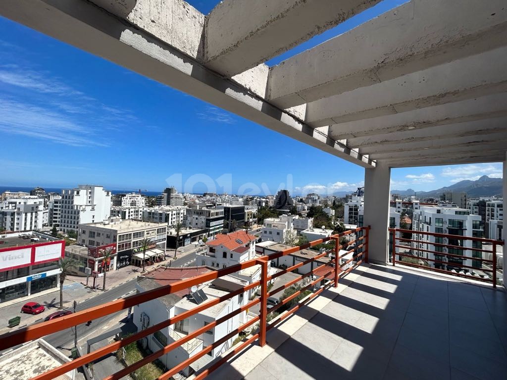 Kyrenia Center Daily Rental 1+1 Penthouse with Sea View