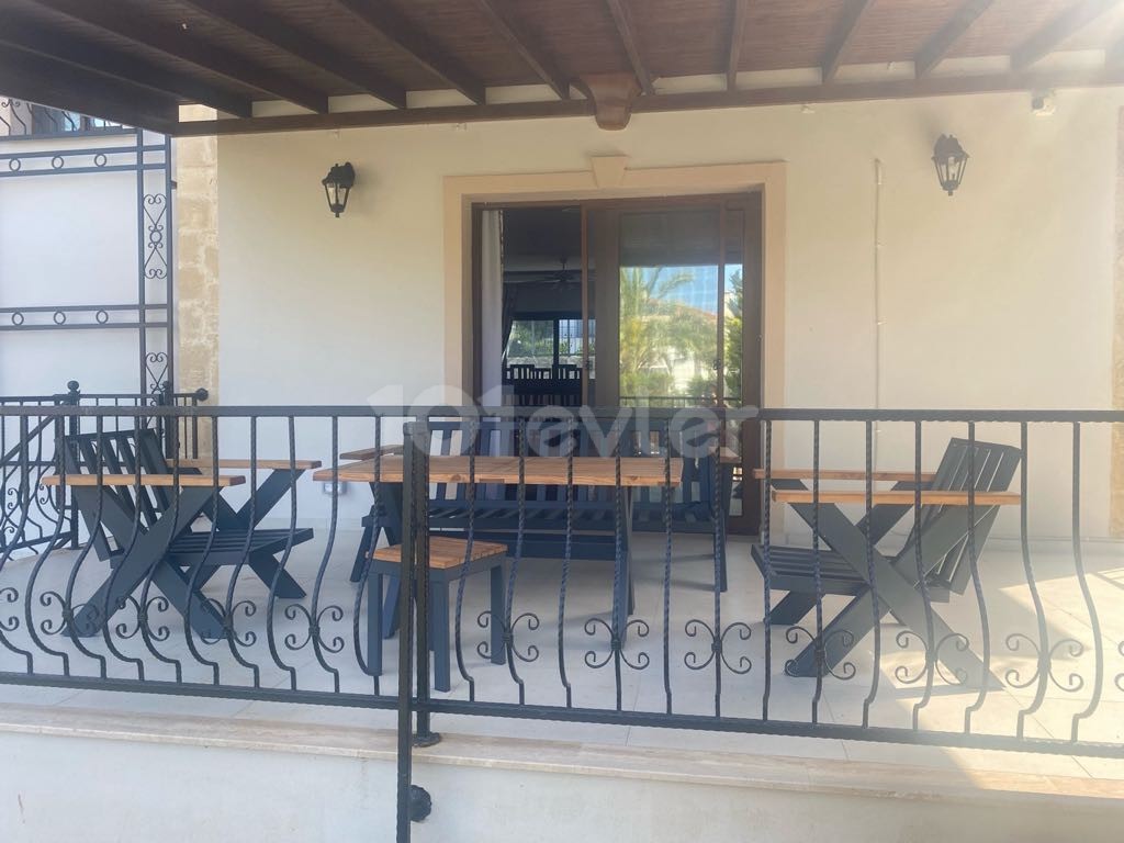 Girne Balabayısta Benzersiz Günlük Kiralık 4+1 Villa