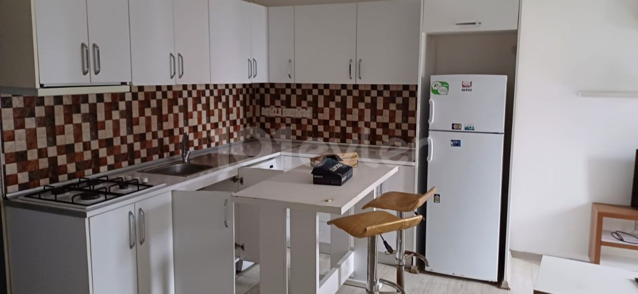 Flat To Rent in Zeytinlik, Kyrenia