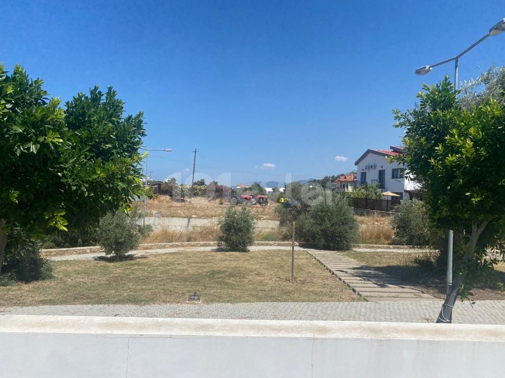 Girne de Denize Sadece 500m Mesafede Villa Arsası