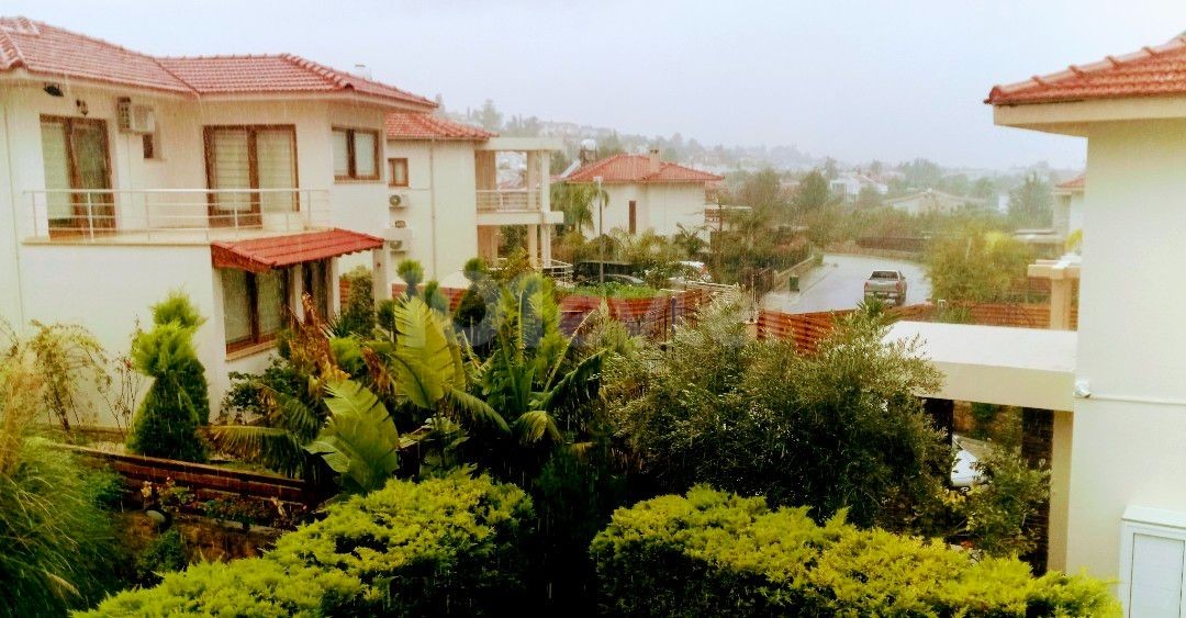 Unsere 4+1 Villa mit Blick auf die Hauptstraße in chatalköy steht zum Verkauf ** 