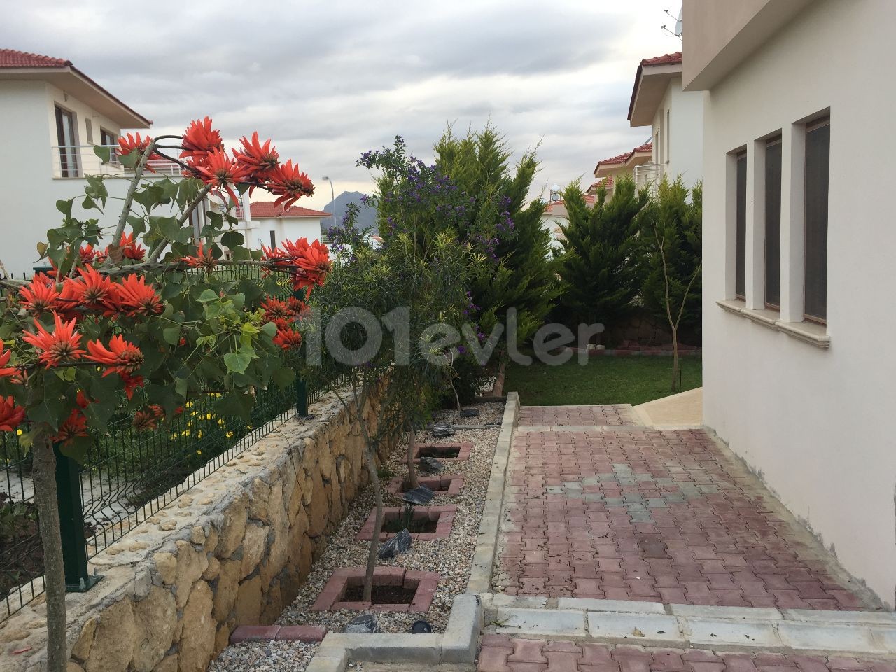 Our villa with a view of 4 + 1 on the Main Road in Çatalköy is for sale ** 