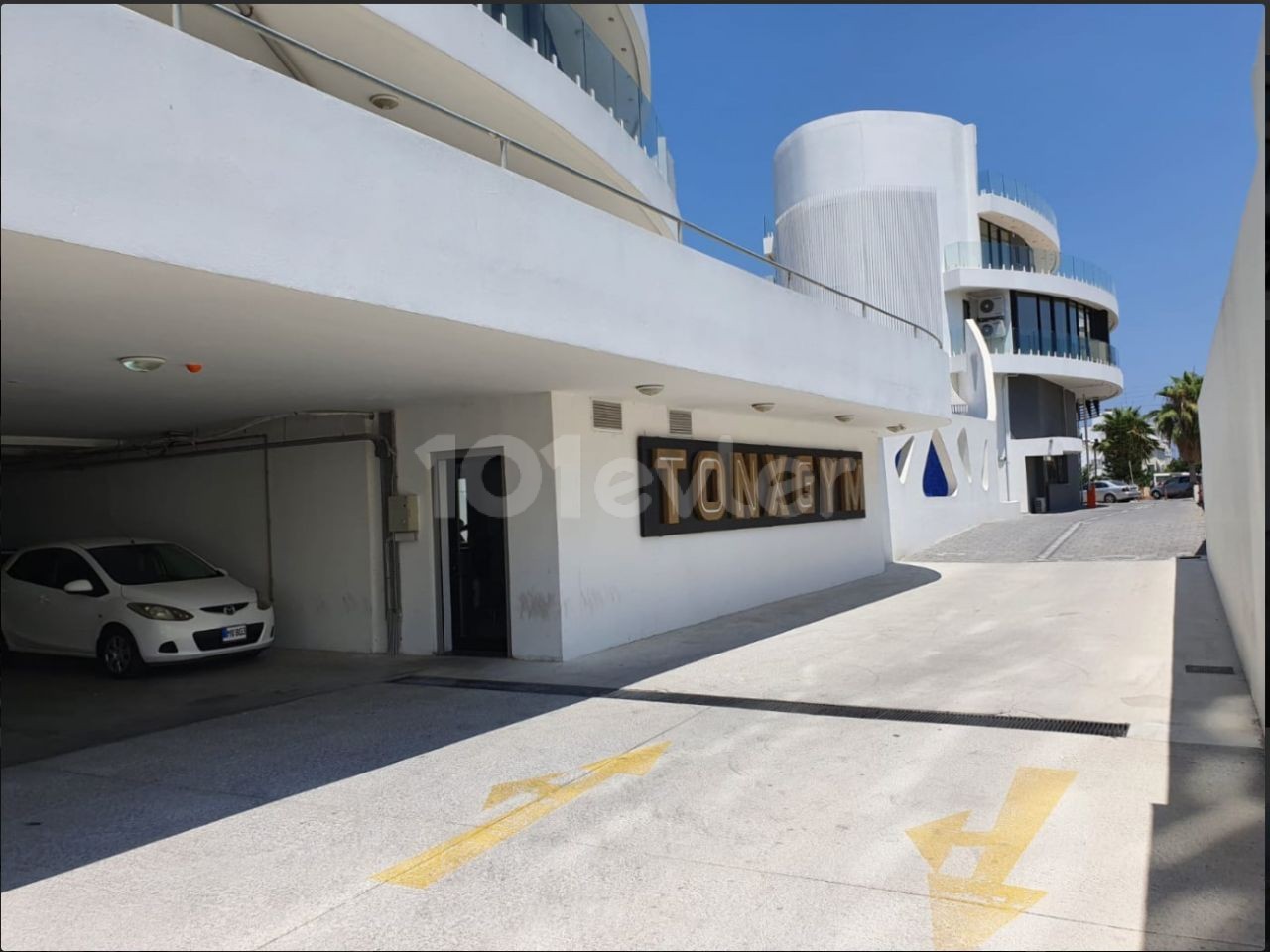 Eine sehr private Residenz im Zentrum von Kyrenia ist auch unsere 1+1 Wohnung mit hoher Mietrendite zum Verkauf. ** 