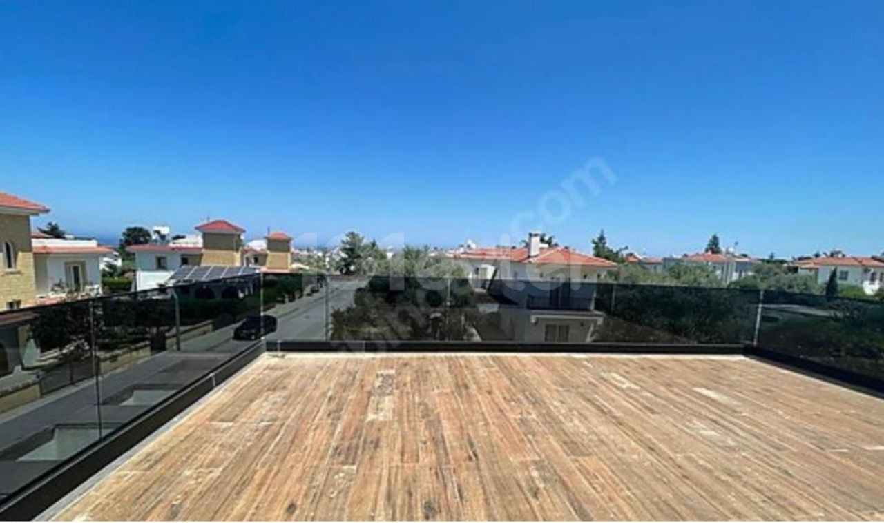 In Kyrenia Ozanköy steht unsere 2+1 Villa mit Garten und Terrasse mit Gemeinschaftspool zum Verkauf. ** 