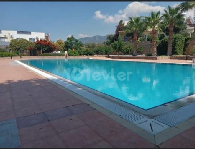 3 + 1 Apartment for sale in a very beautiful site in Esentepede ** 