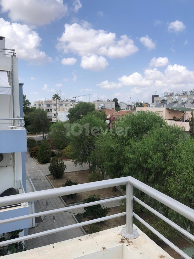 Lefkoşa Ortaköyde Çok Güzel Bir sitede Kiralık Daire