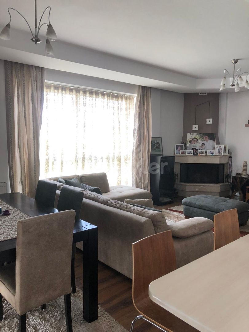 Lefkoşa Ortaköyde Çok Güzel Bir sitede Kiralık Daire